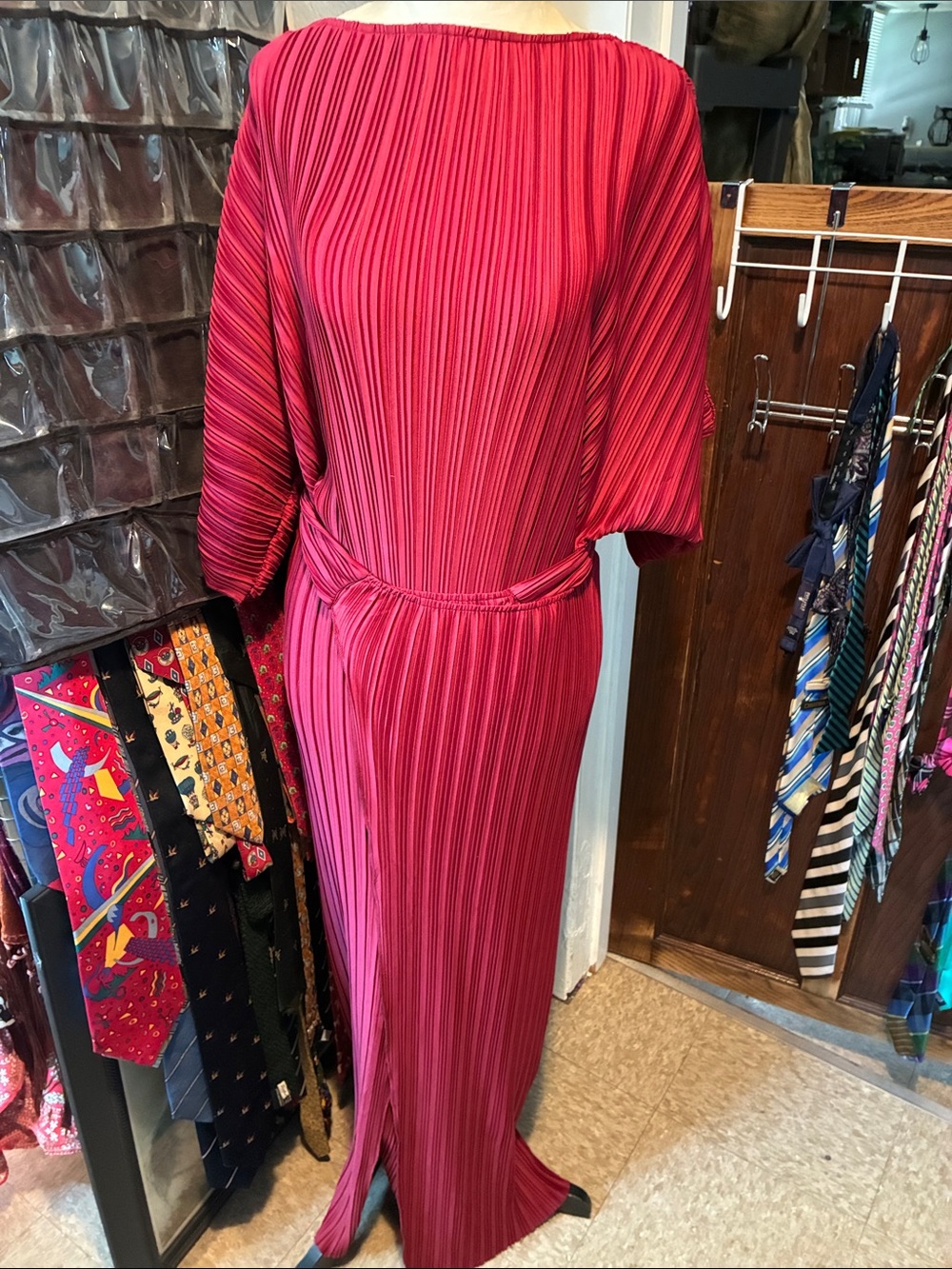 Women’s Eloquii Pleated Maxi Dress in Vibrant Red 14/16